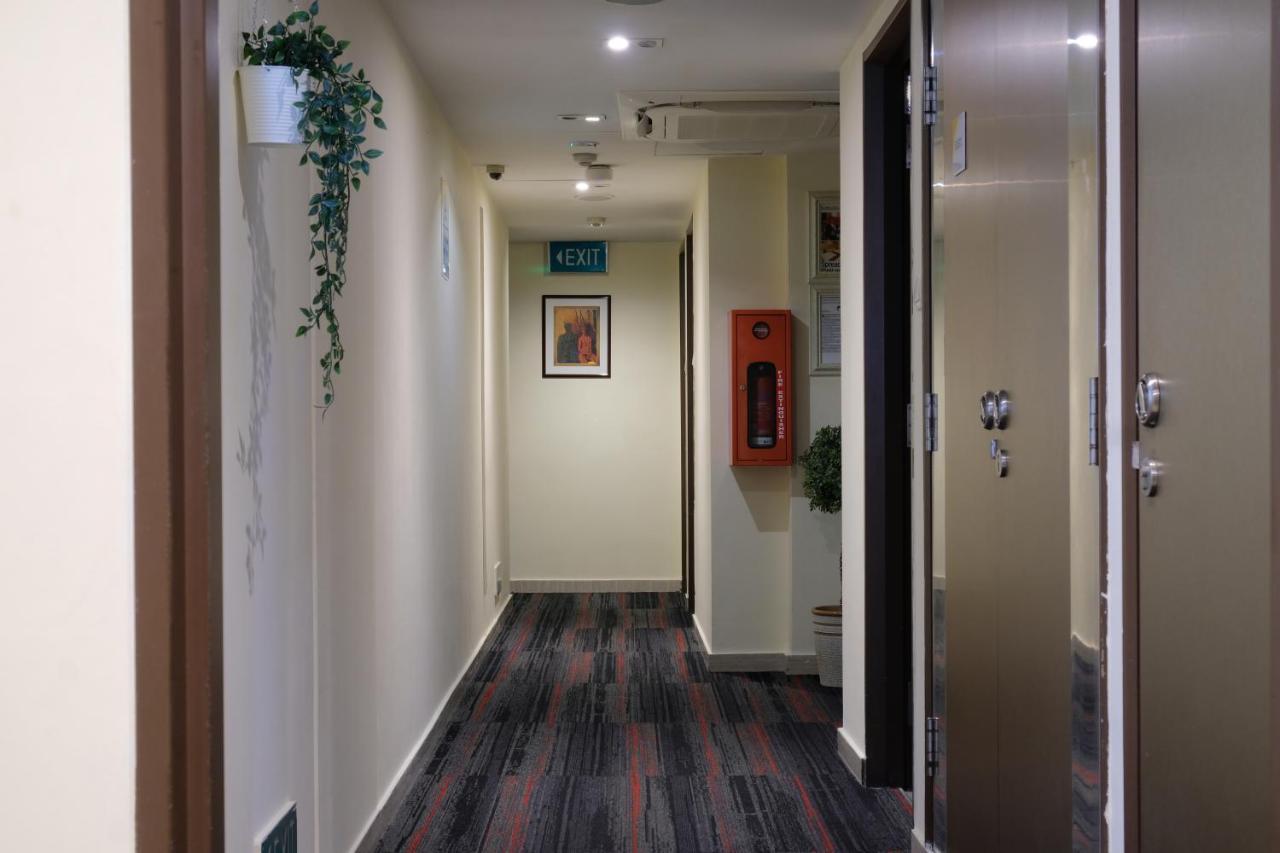 Single Sharing Room And Short Hours Stay At Sandpiper Hotel 新加坡 外观 照片