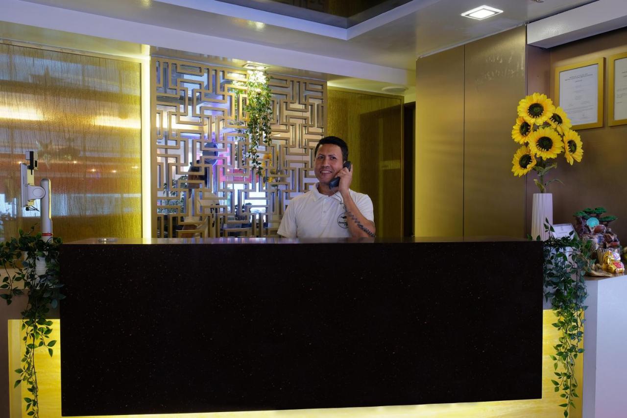 Single Sharing Room And Short Hours Stay At Sandpiper Hotel 新加坡 外观 照片