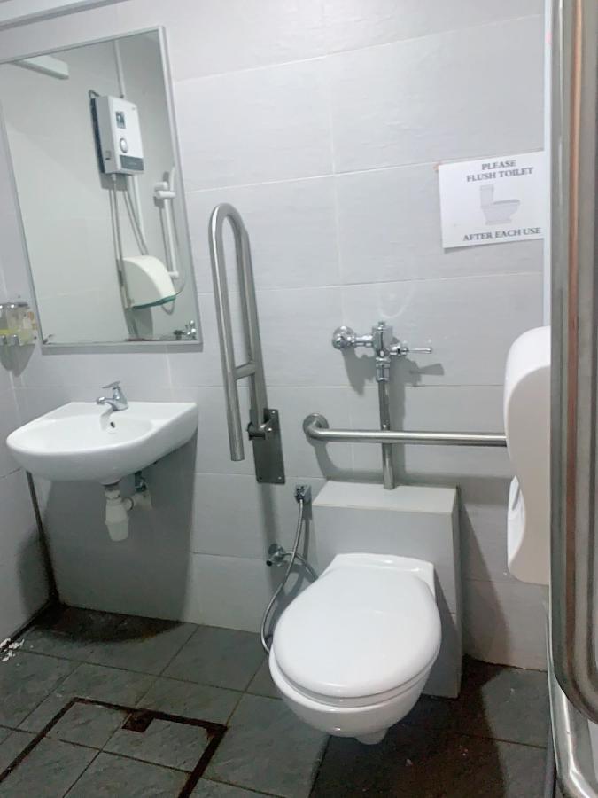 Single Sharing Room And Short Hours Stay At Sandpiper Hotel 新加坡 外观 照片