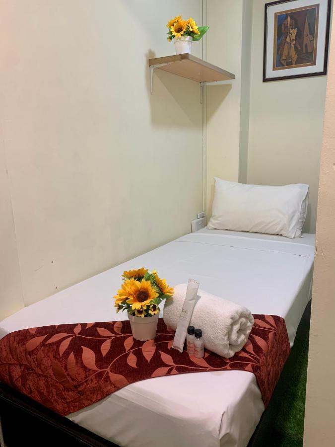 Single Sharing Room And Short Hours Stay At Sandpiper Hotel 新加坡 外观 照片